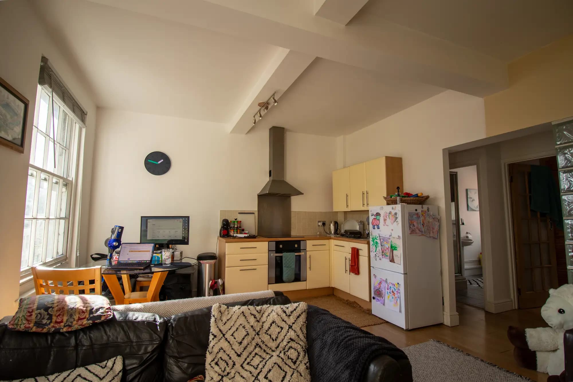 property photo 6 of 12