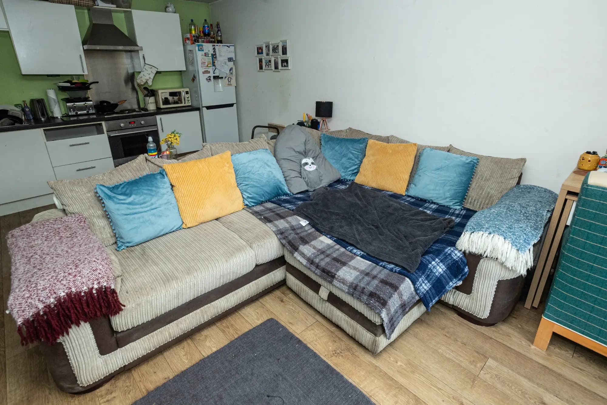 property photo 4 of 28