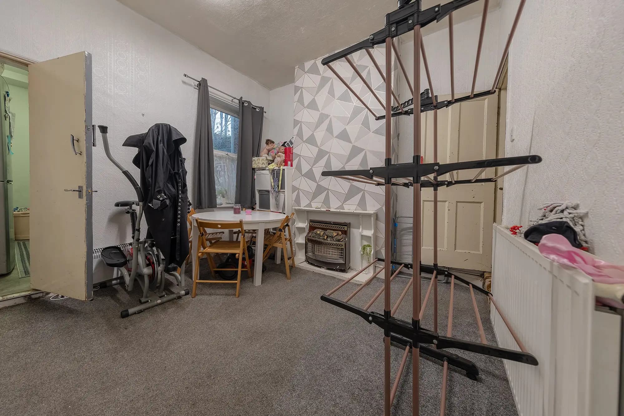 property photo 6 of 27