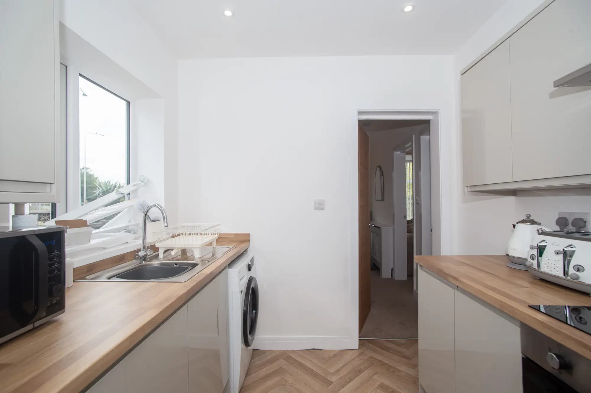 property photo 6 of 18