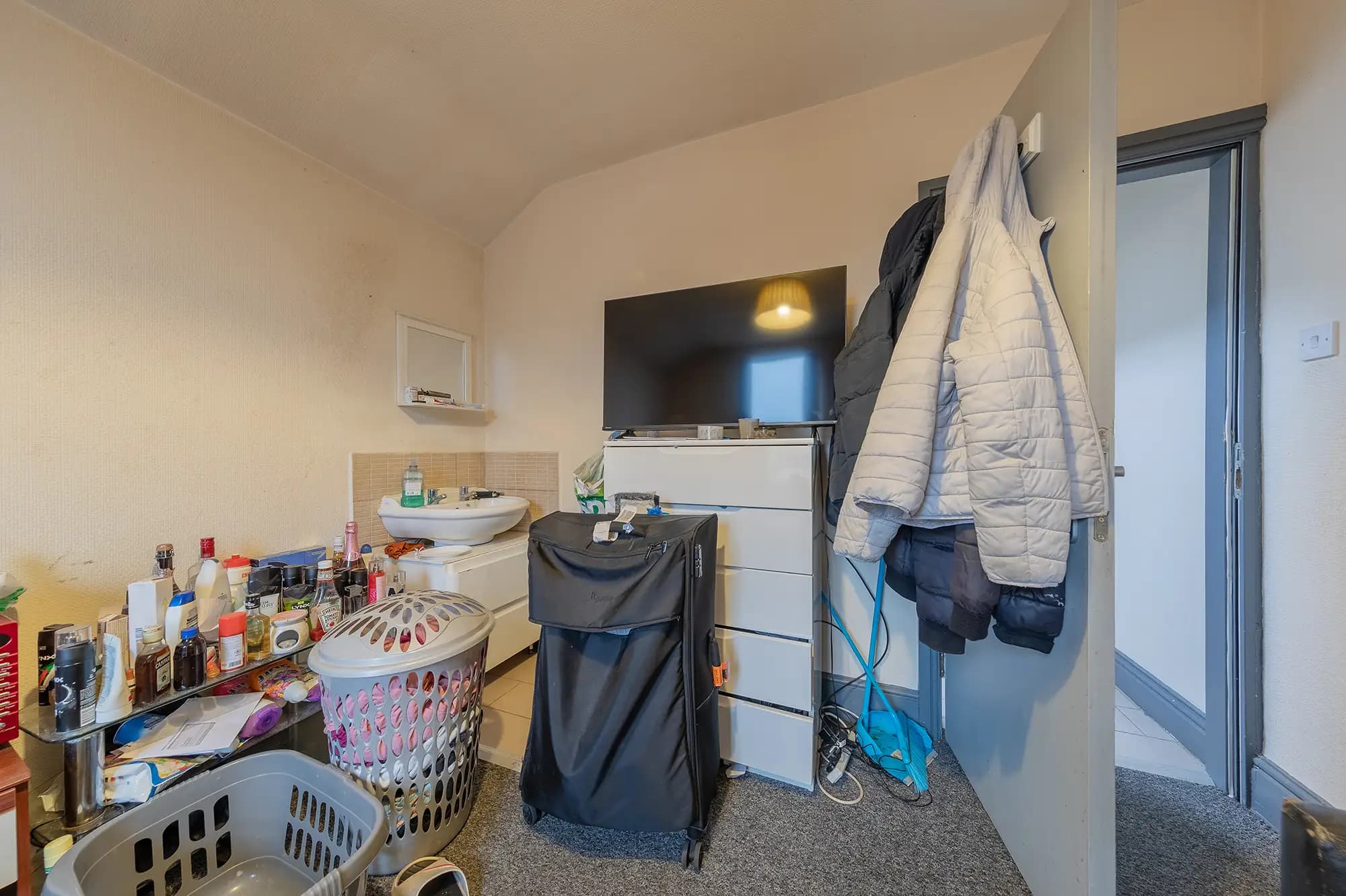 property photo 25 of 38