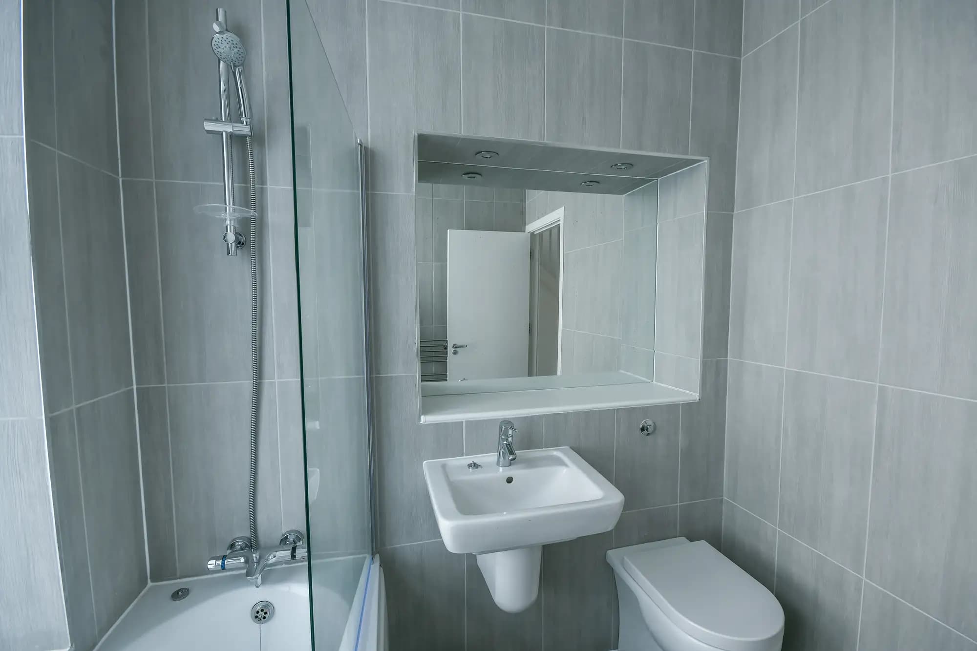 property photo 6 of 14