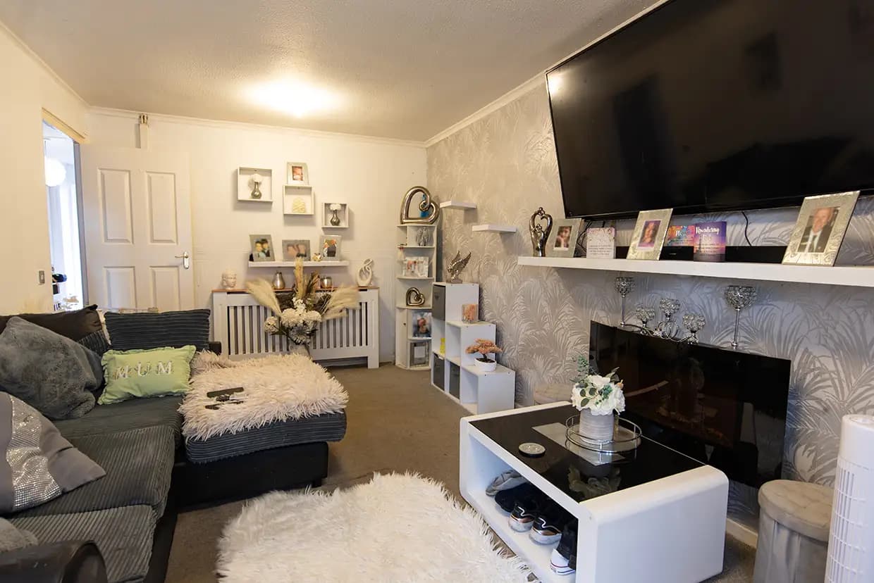 property photo 2 of 21