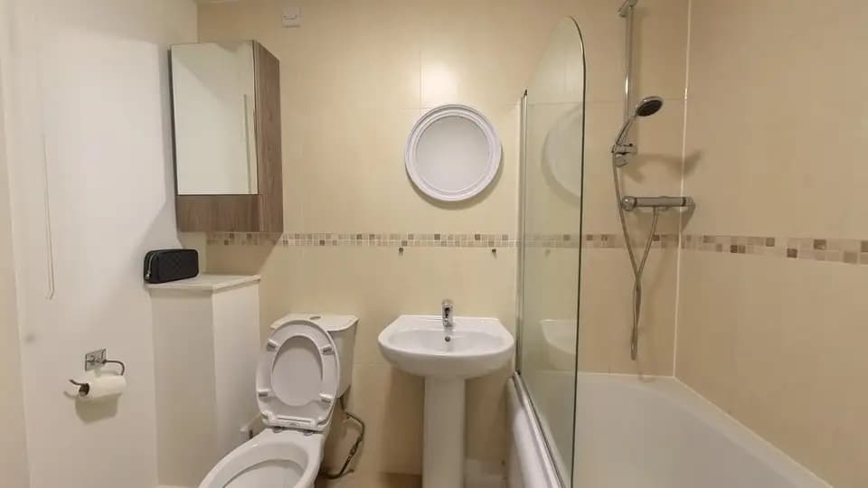 property photo 8 of 26