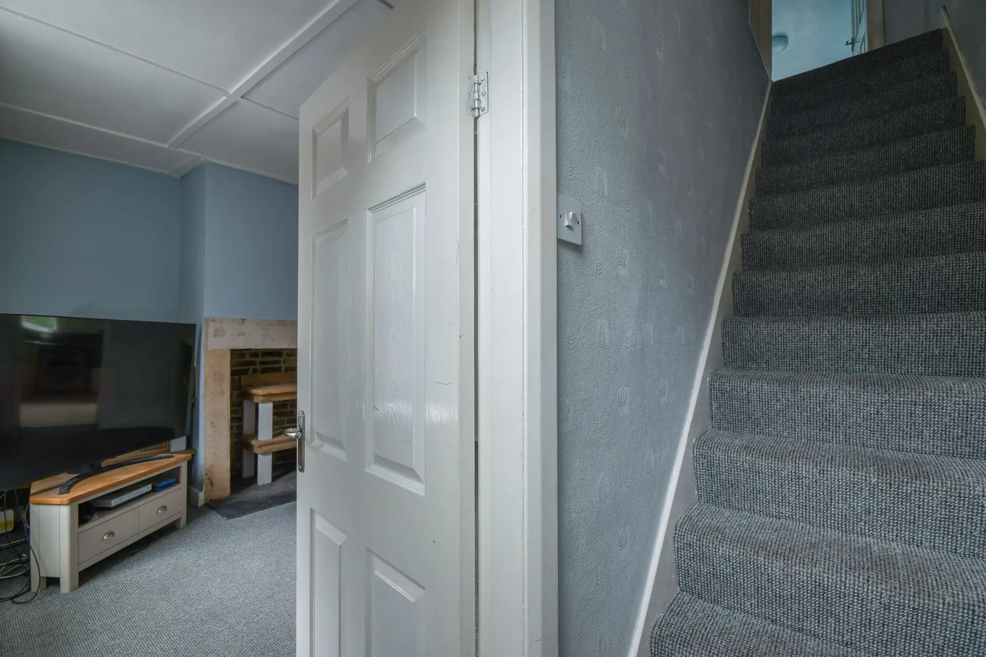 property photo 11 of 15