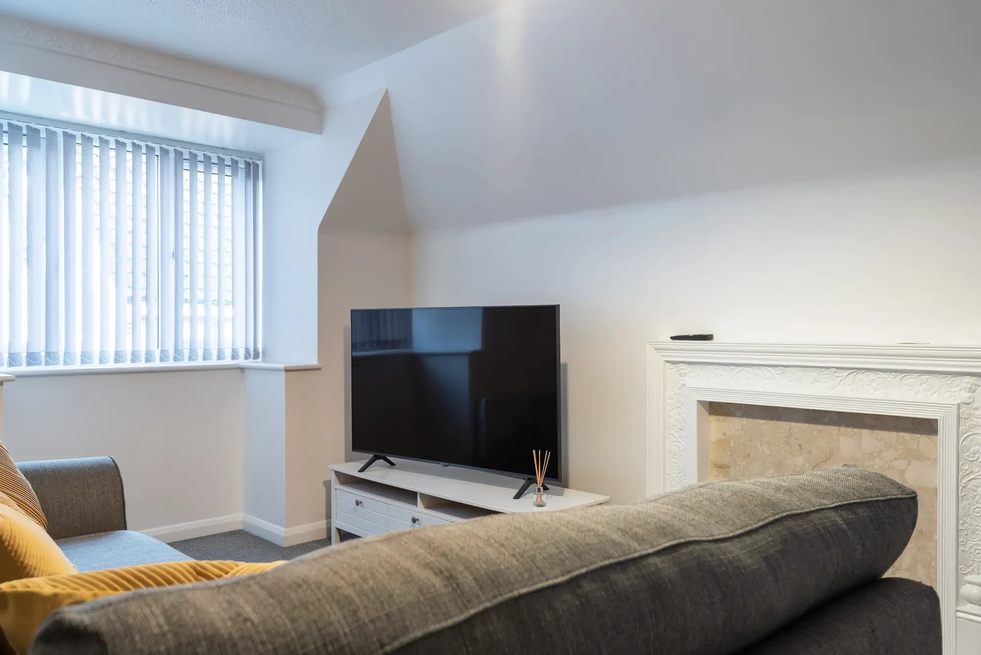 property photo 5 of 18