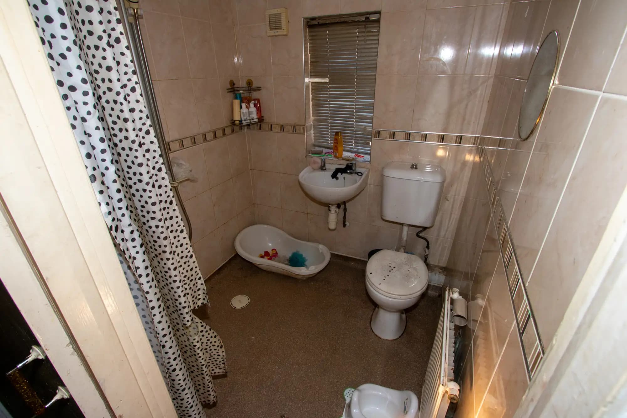 property photo 7 of 21