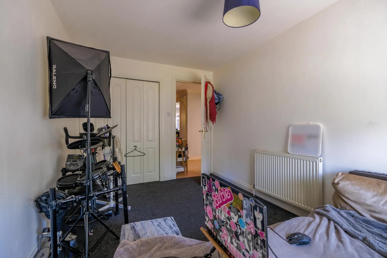 property photo 18 of 27