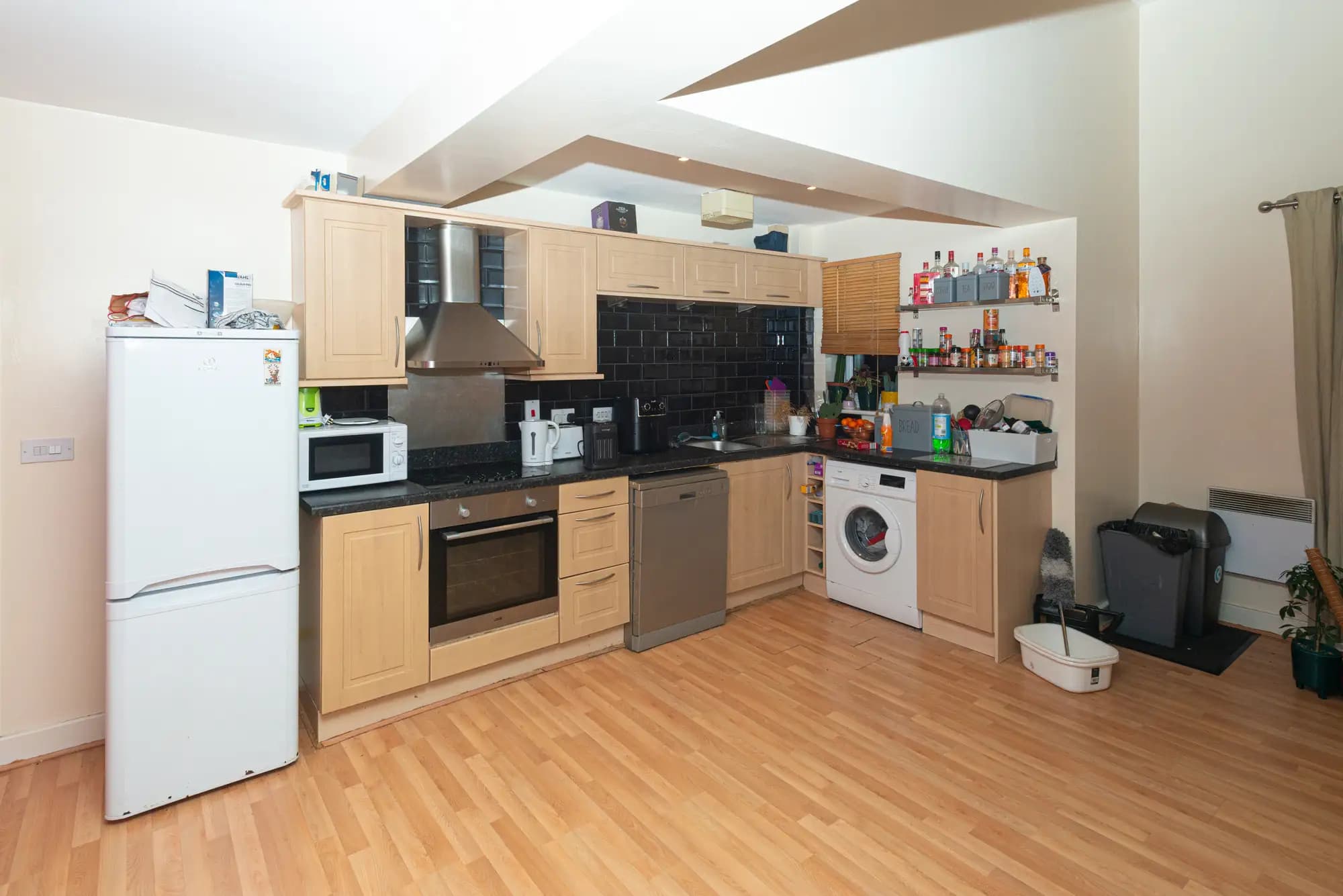 property photo 7 of 18