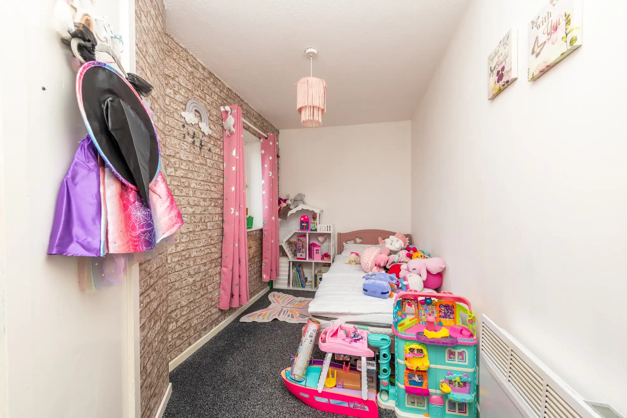 property photo 20 of 37