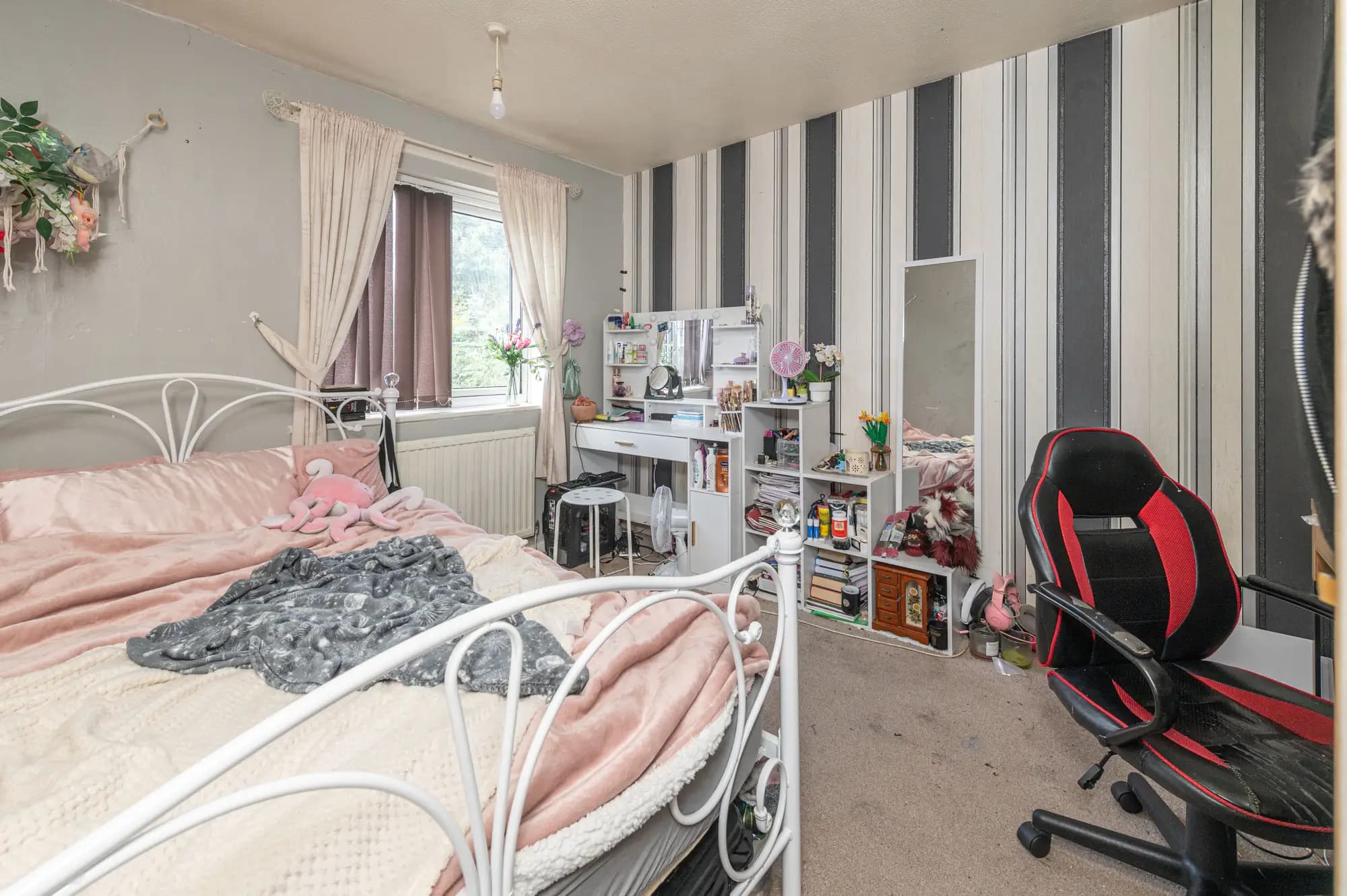 property photo 9 of 13