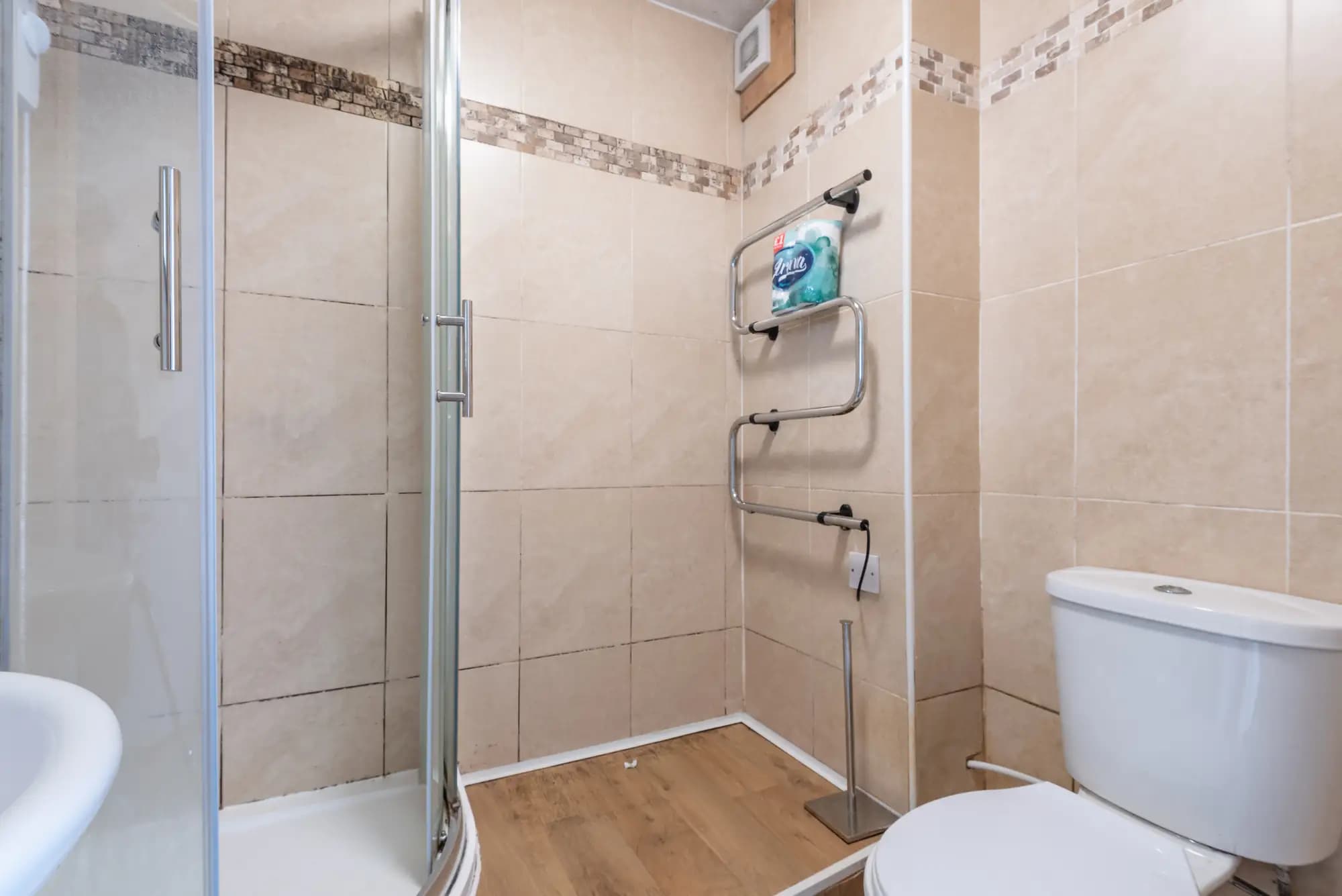 property photo 9 of 14