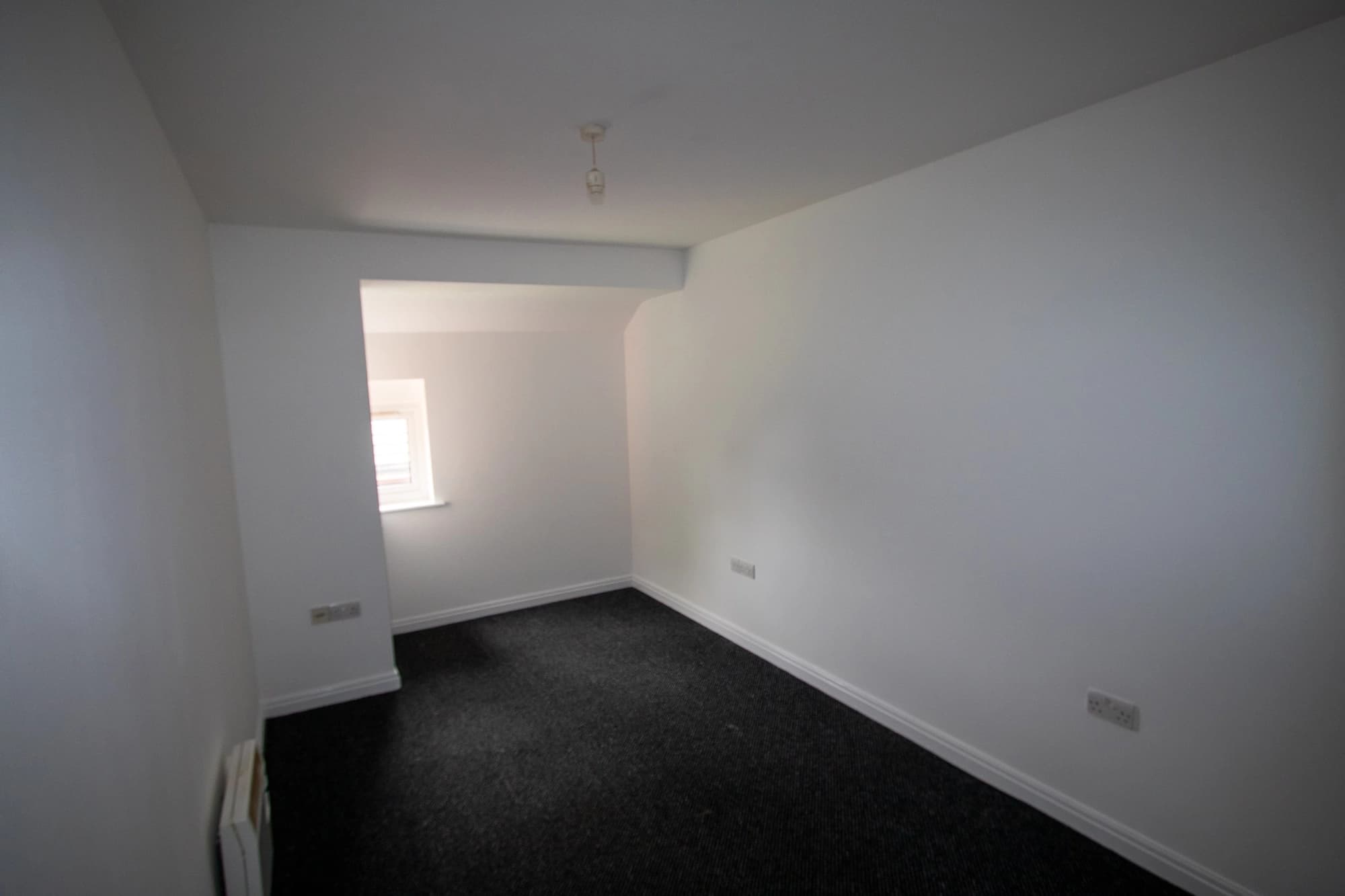 property photo 8 of 15