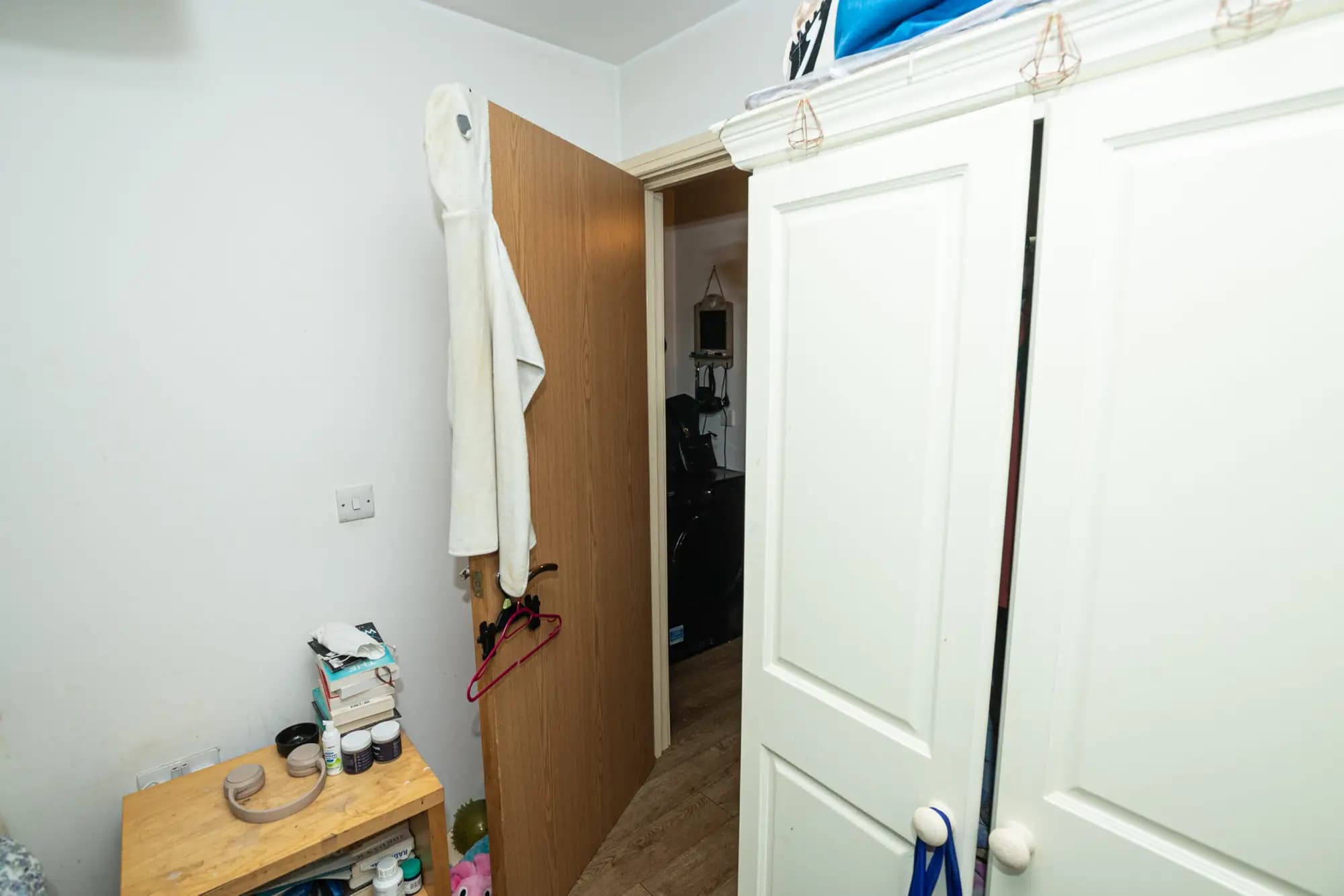 property photo 17 of 28
