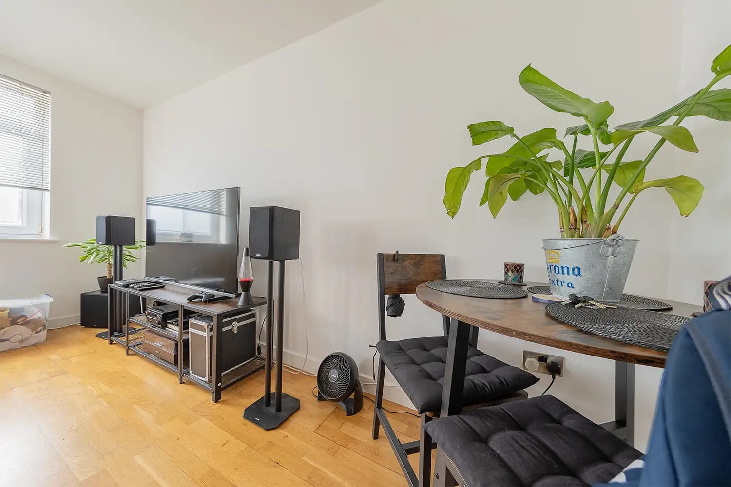 property photo 4 of 19