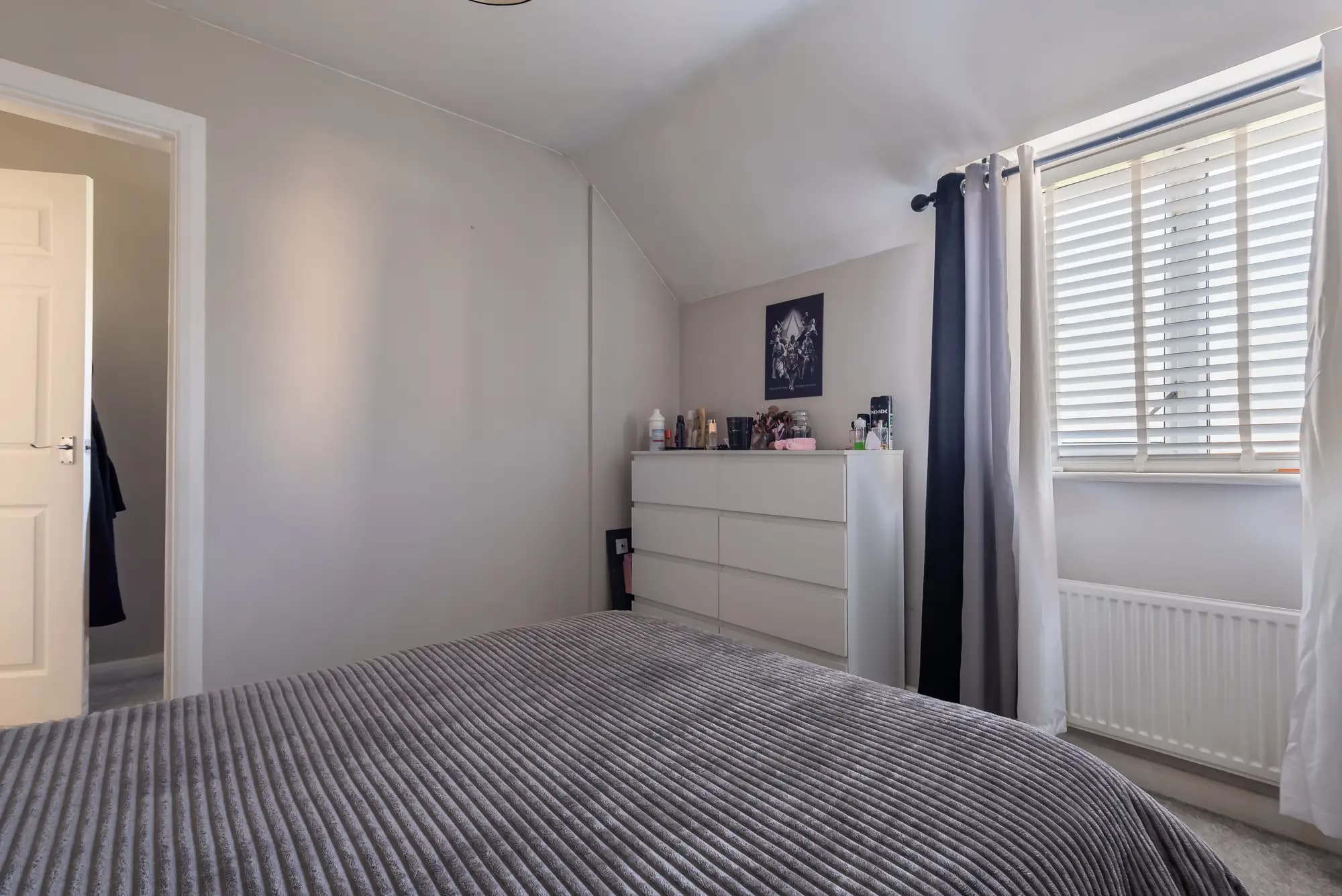 property photo 17 of 27