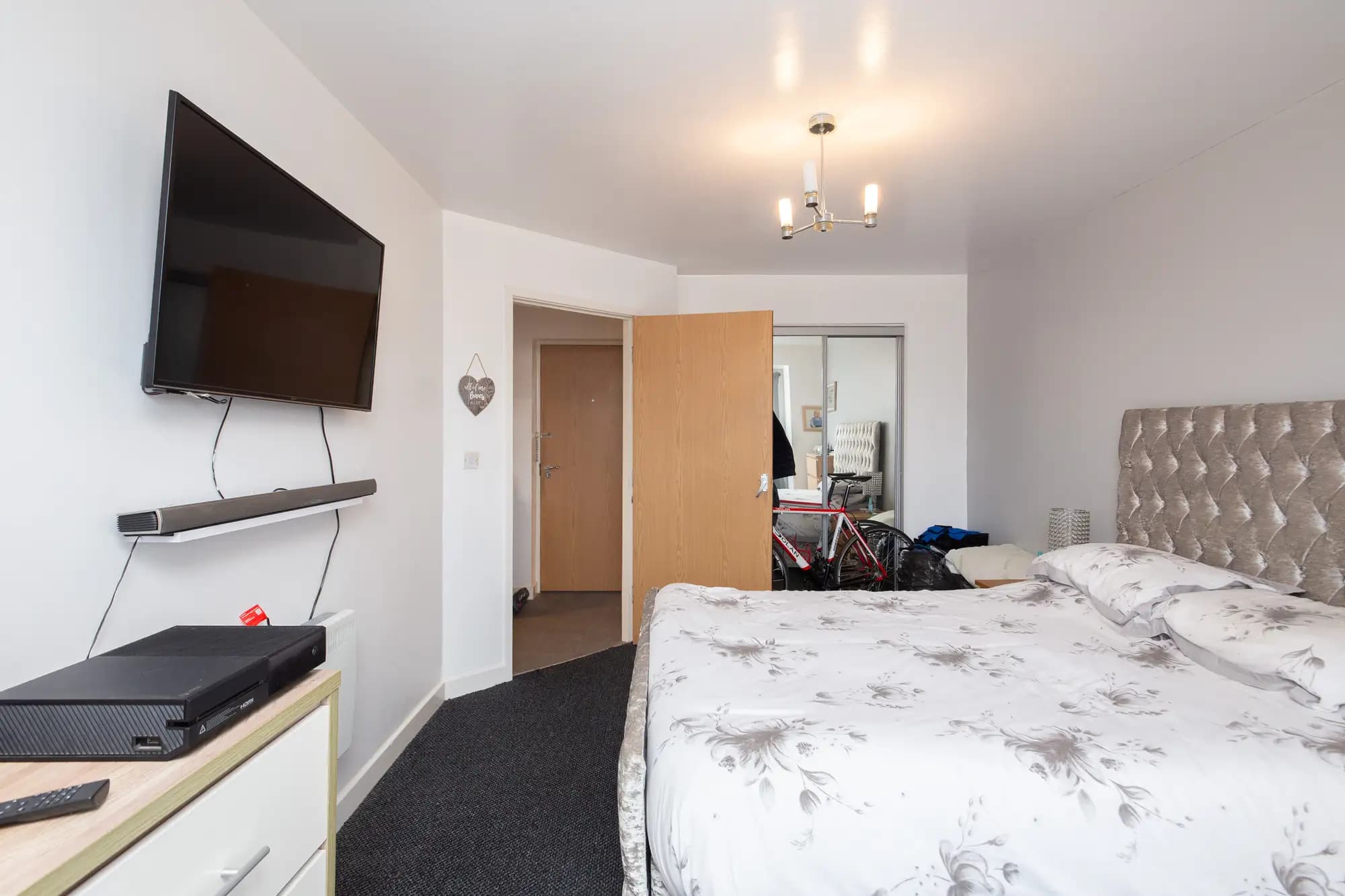 property photo 9 of 18