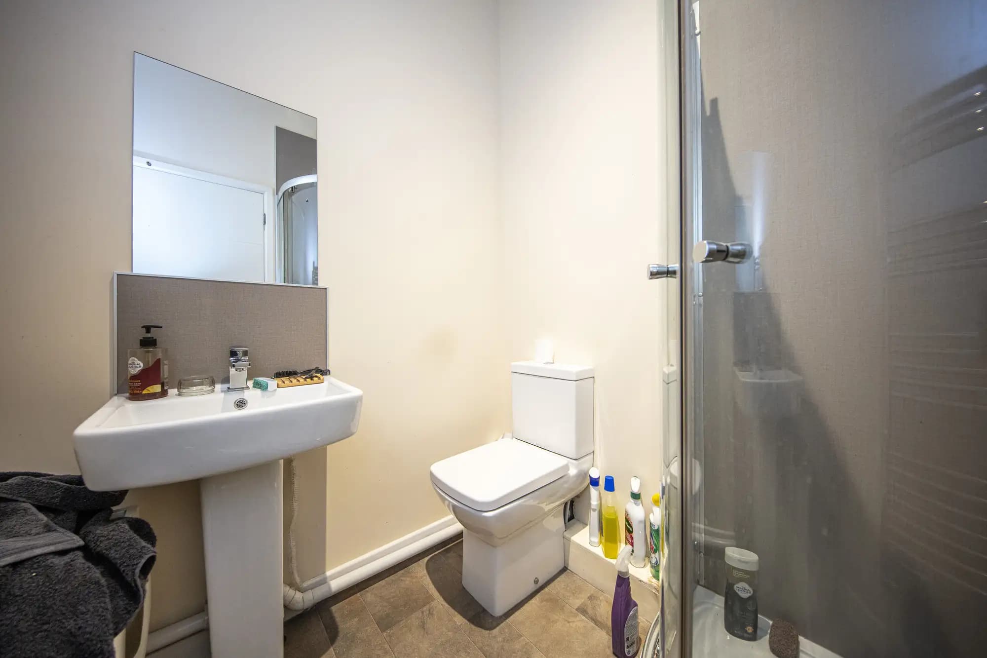 property photo 6 of 12