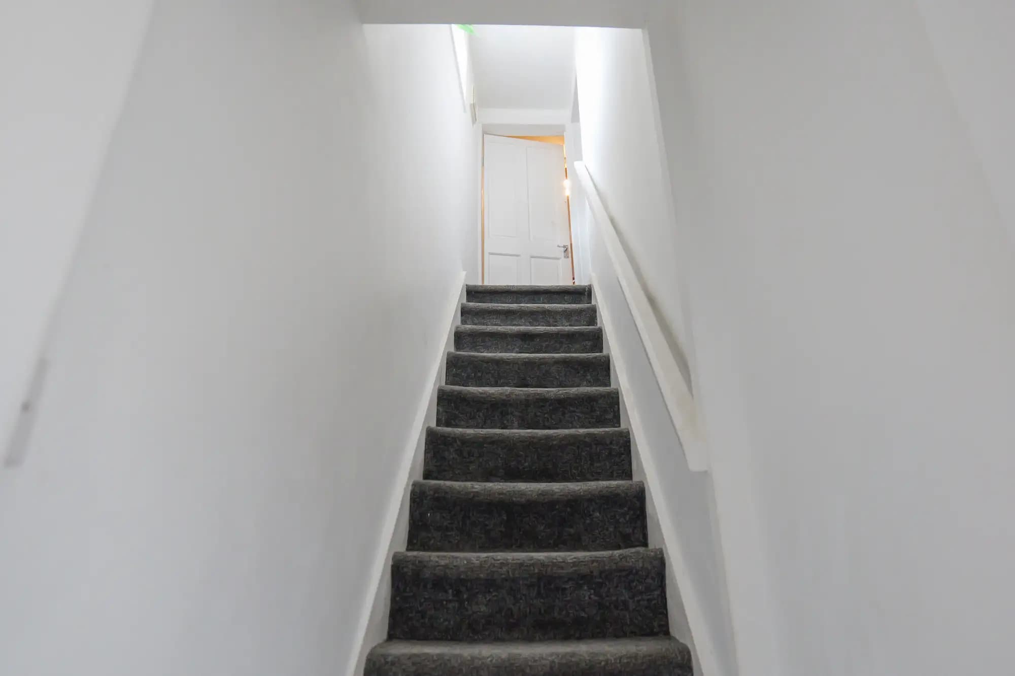 property photo 8 of 12