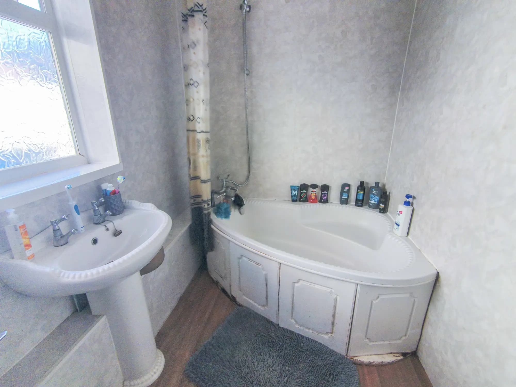 property photo 8 of 14
