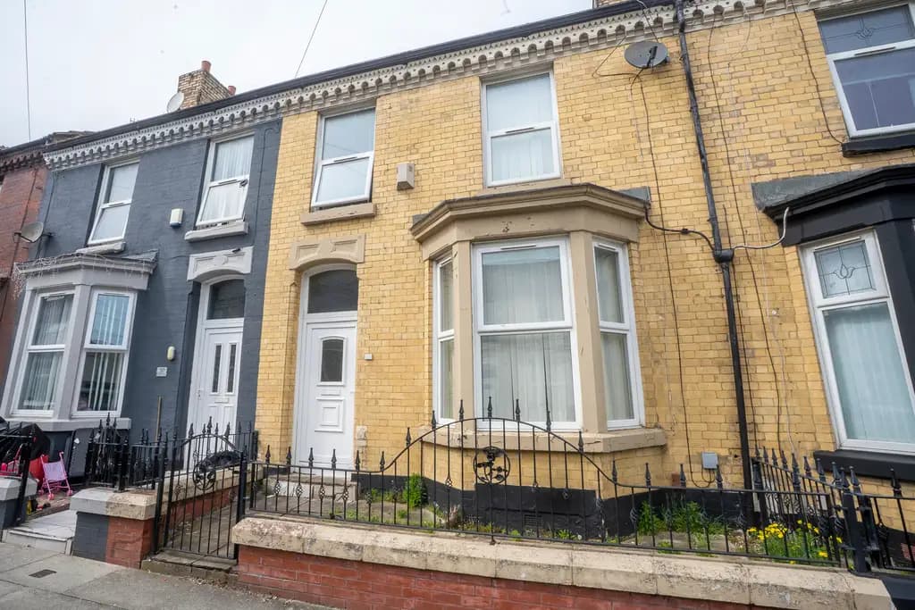 property photo 1 of 32
