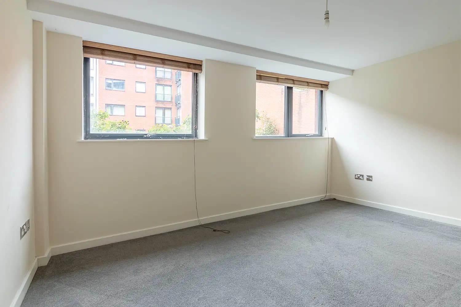 property photo 11 of 27