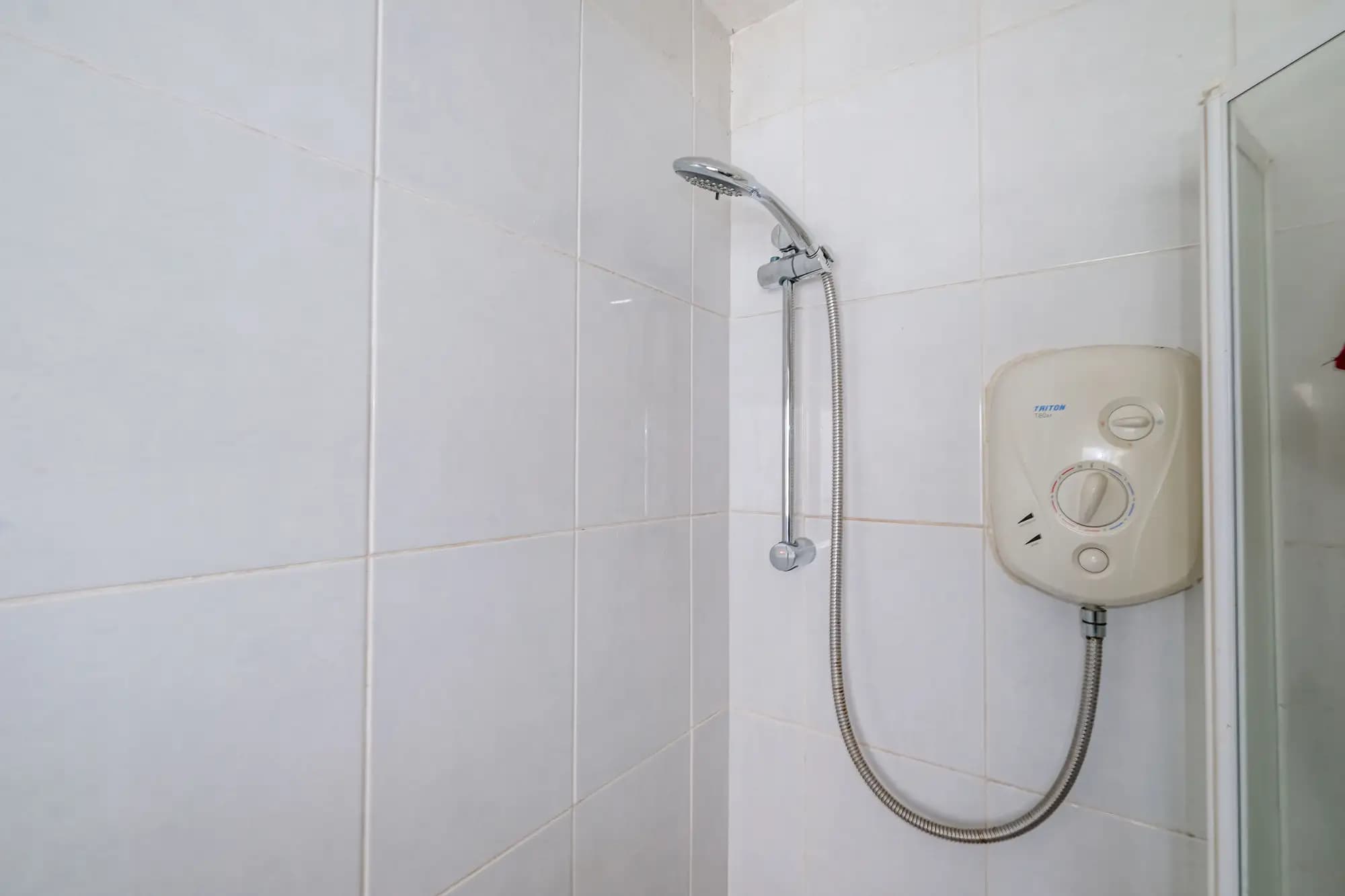 property photo 9 of 19