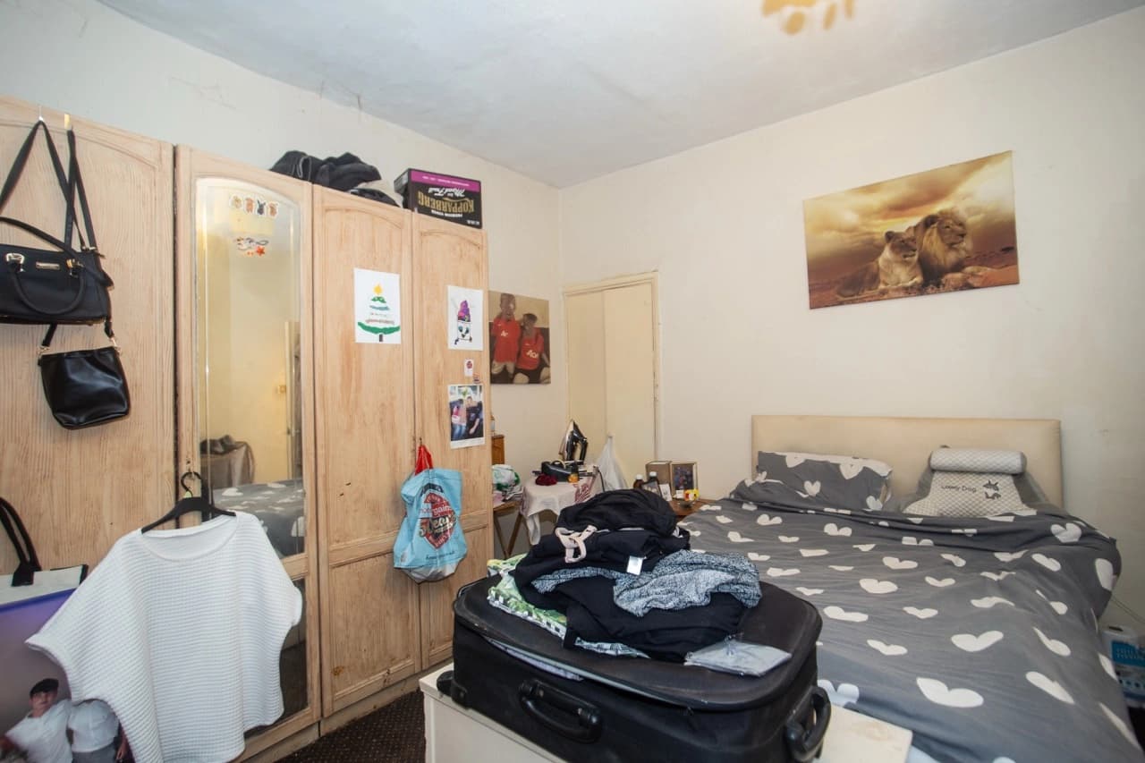 property photo 10 of 18