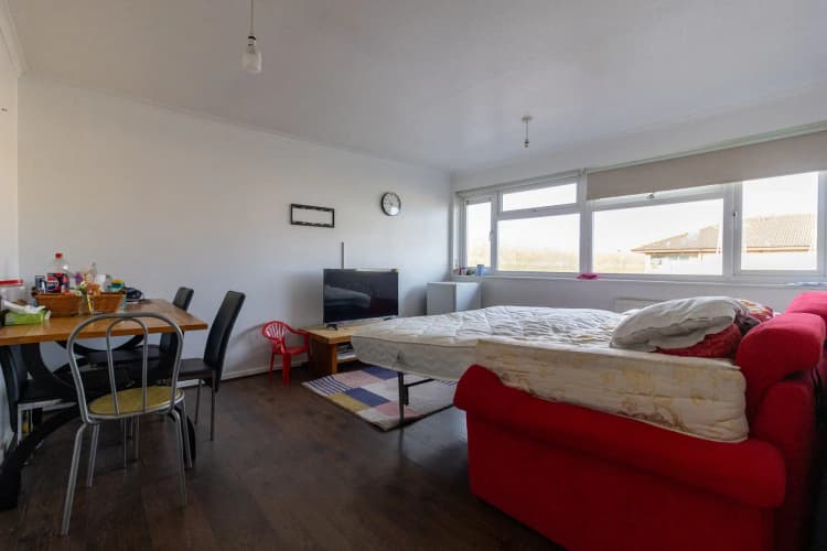 property photo 11 of 35