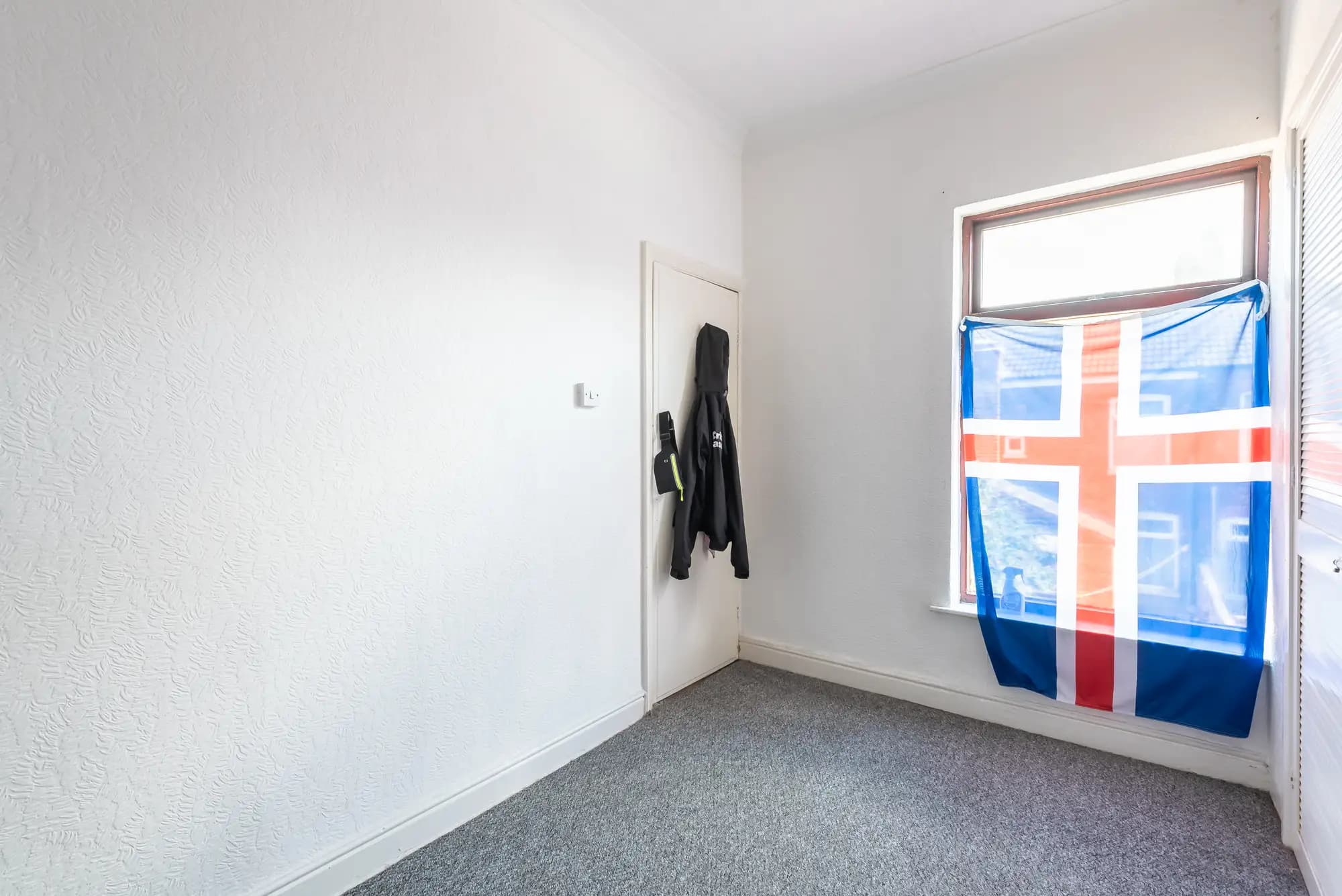 property photo 15 of 25