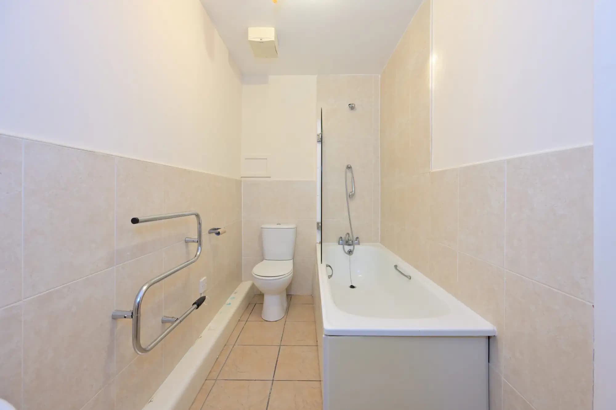 property photo 9 of 17