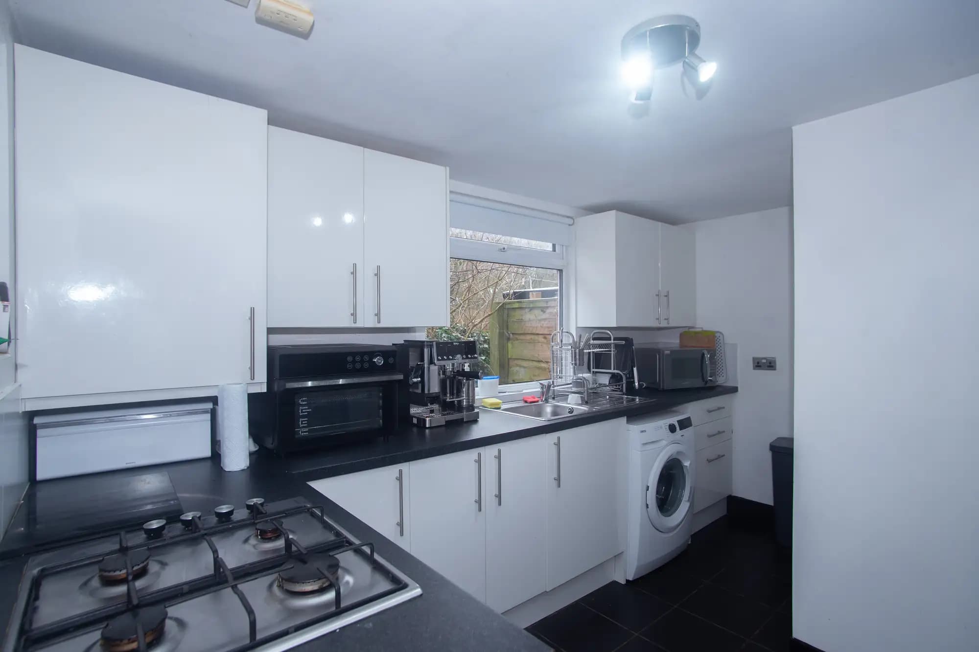 property photo 8 of 25