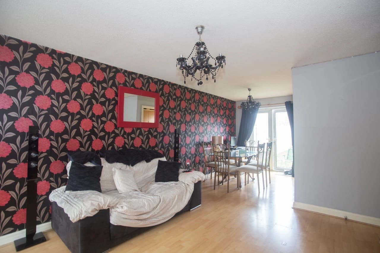 property photo 7 of 31