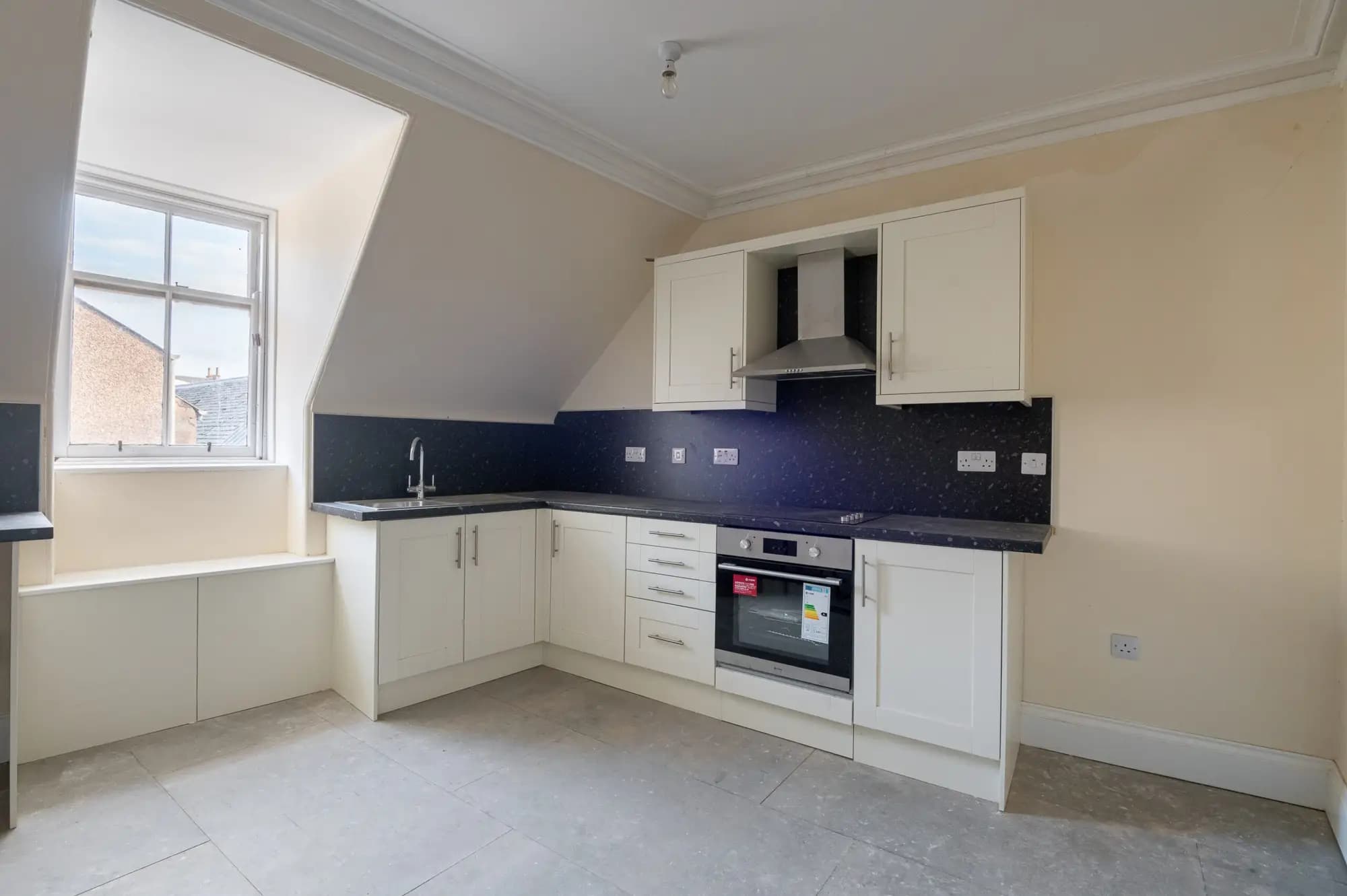 property photo 24 of 32