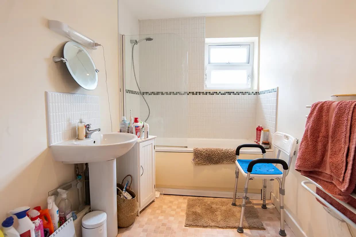 property photo 6 of 20