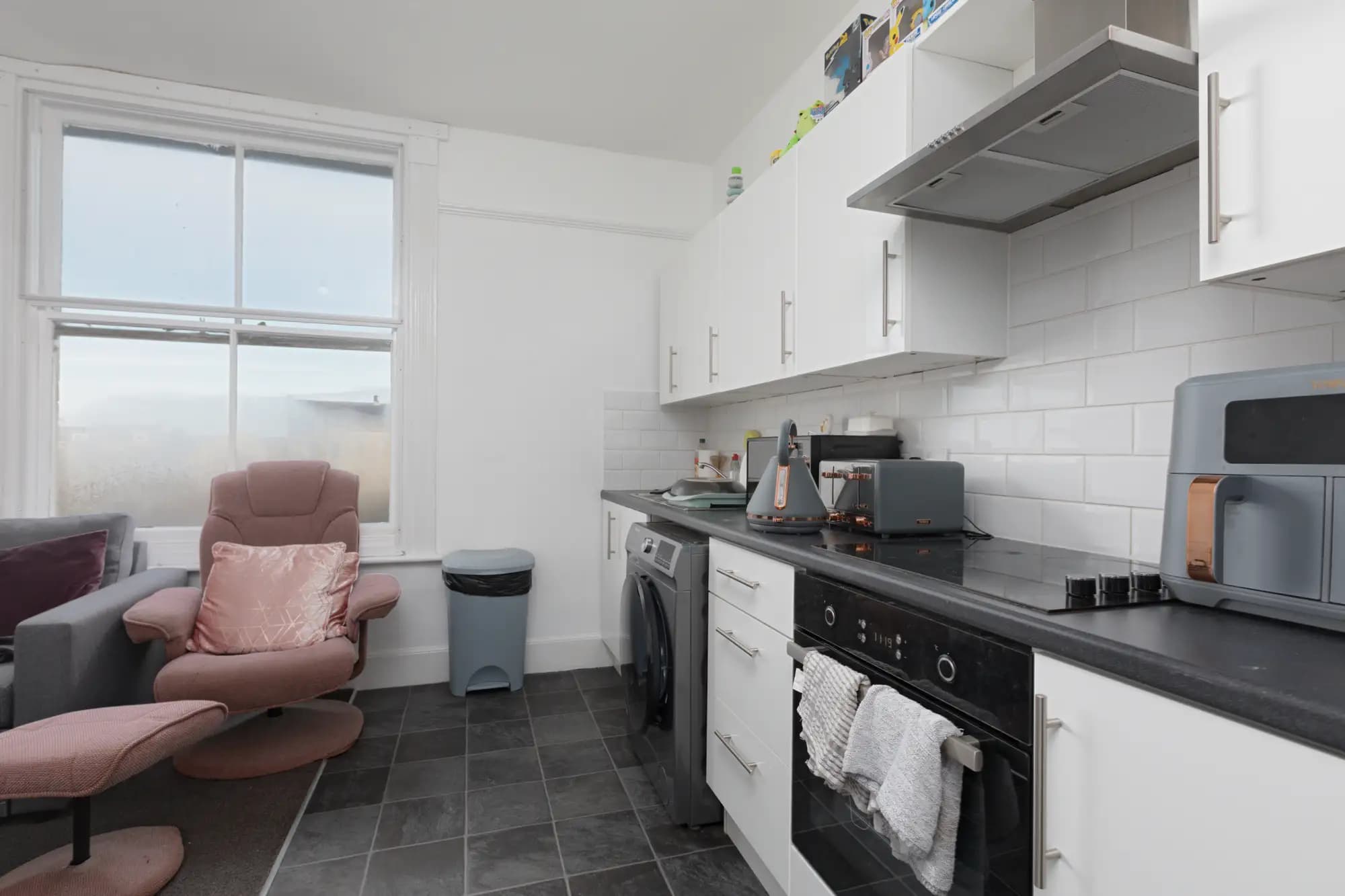 property photo 8 of 27