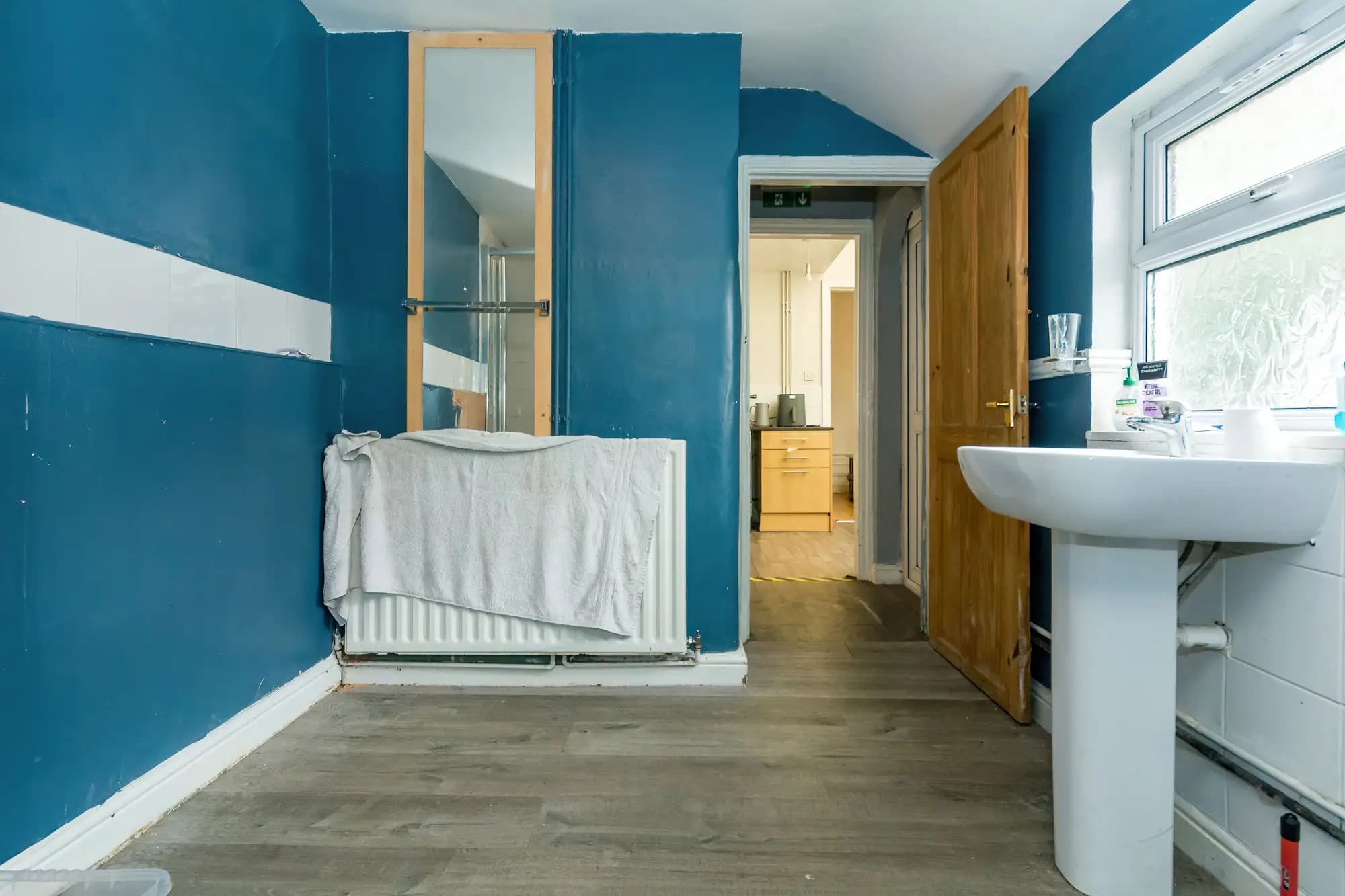 property photo 8 of 18