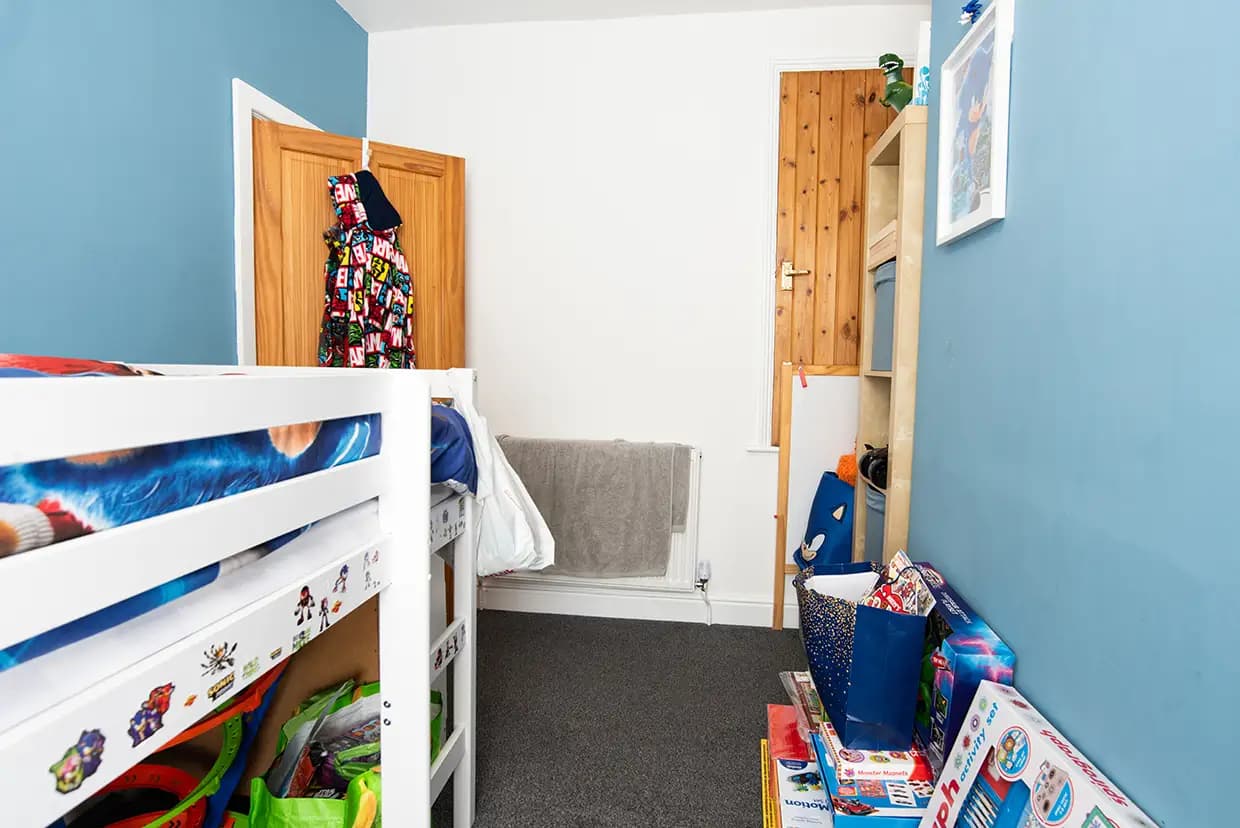 property photo 14 of 27