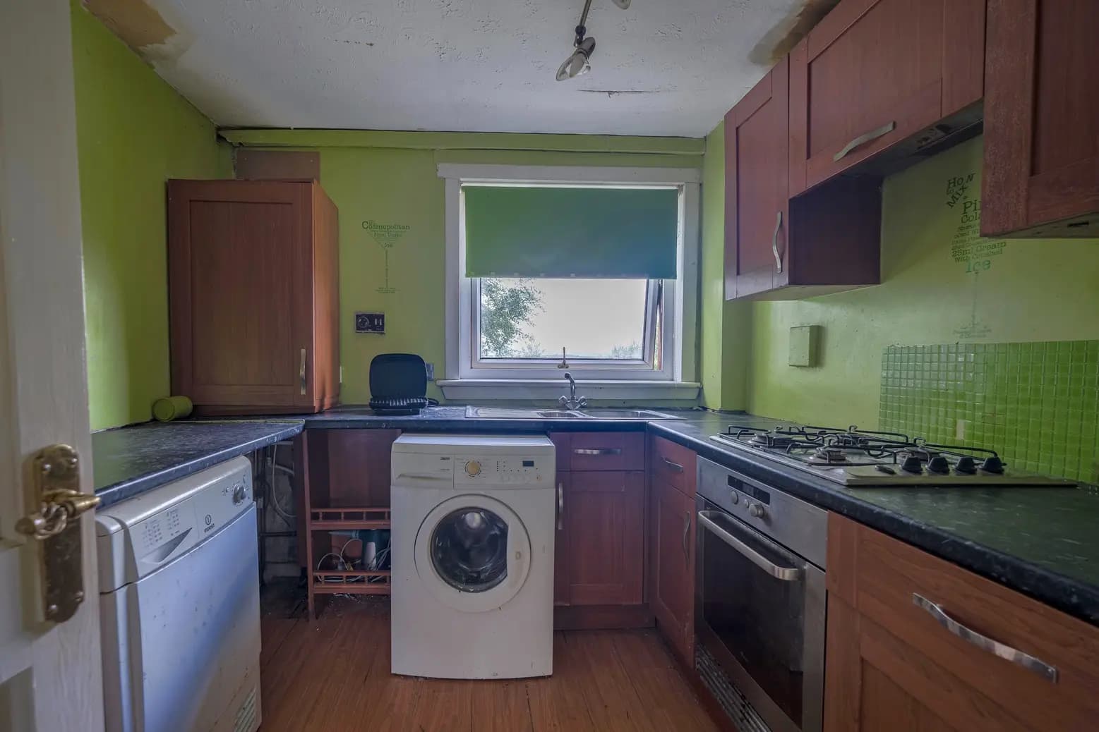 property photo 6 of 23