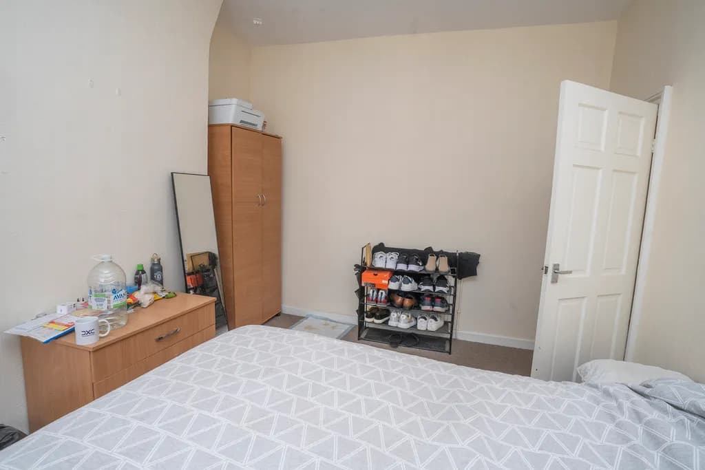 property photo 22 of 32