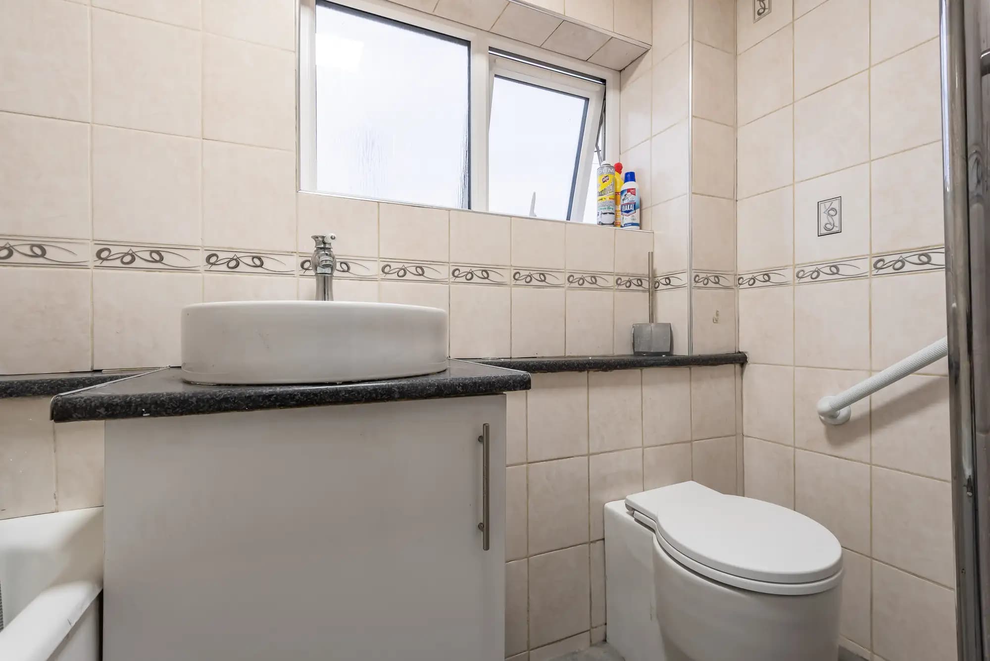 property photo 10 of 28