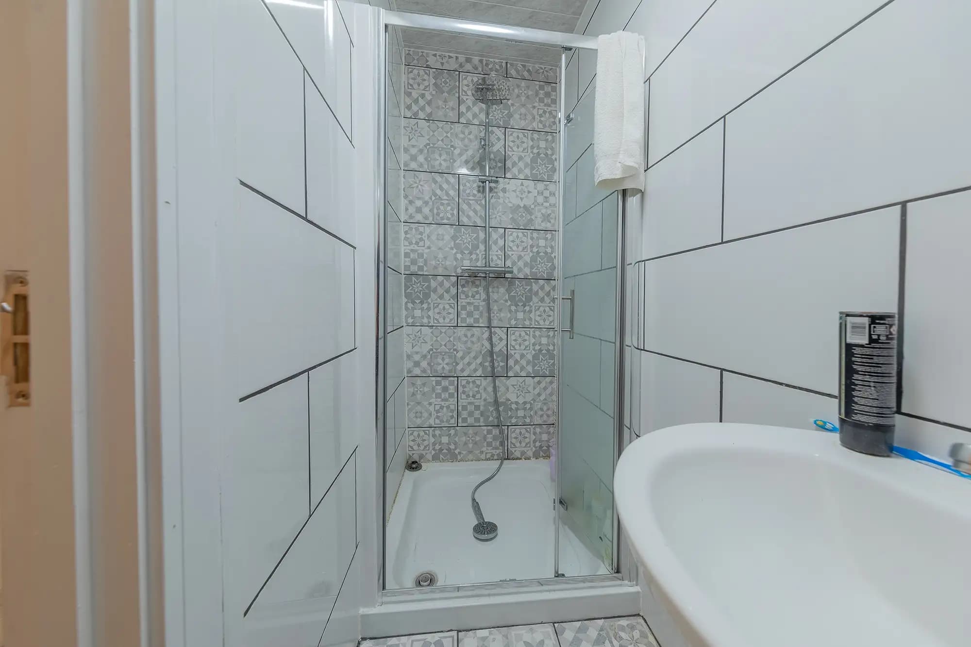 property photo 8 of 27