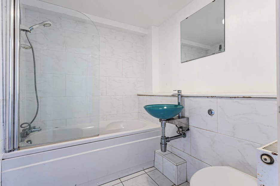 property photo 6 of 26