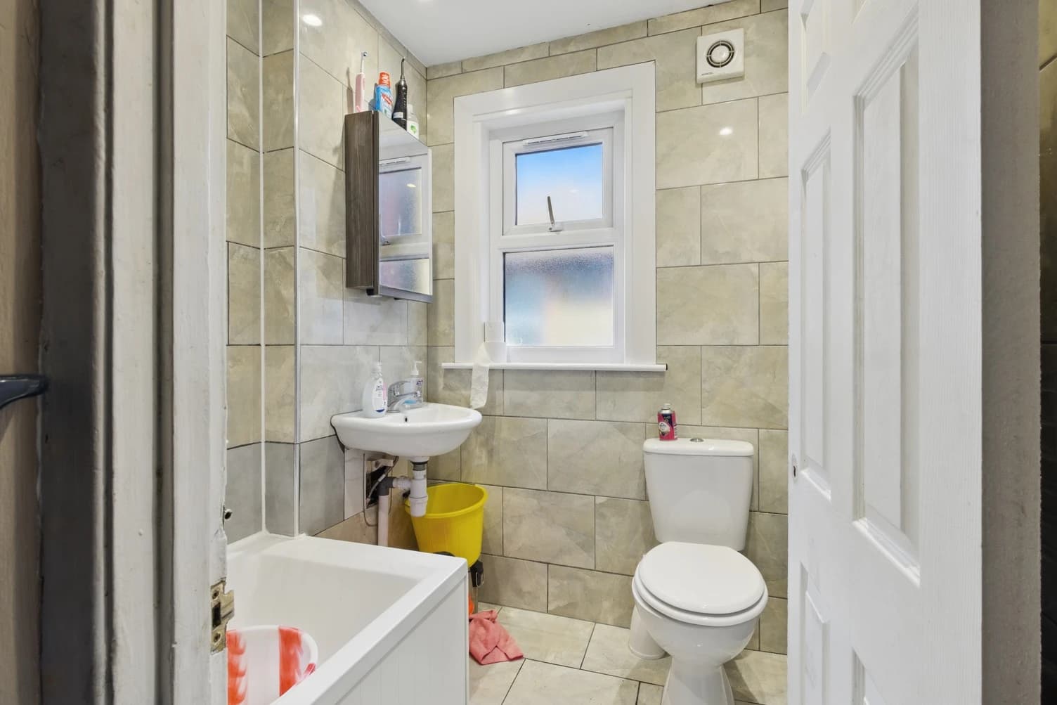 property photo 4 of 19