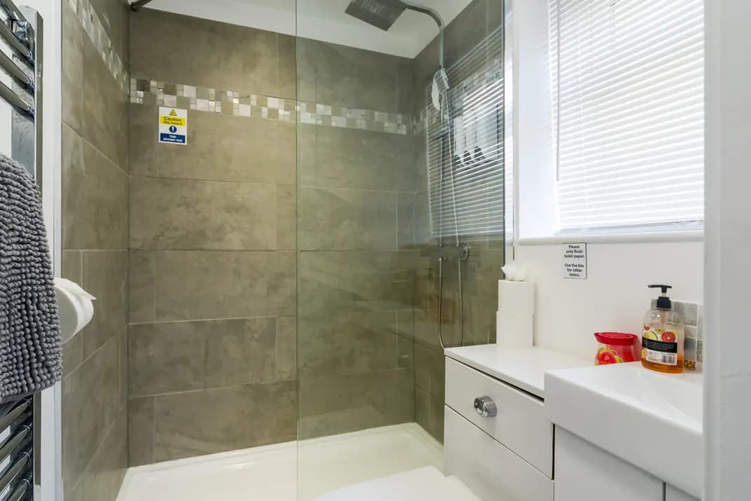 property photo 21 of 40