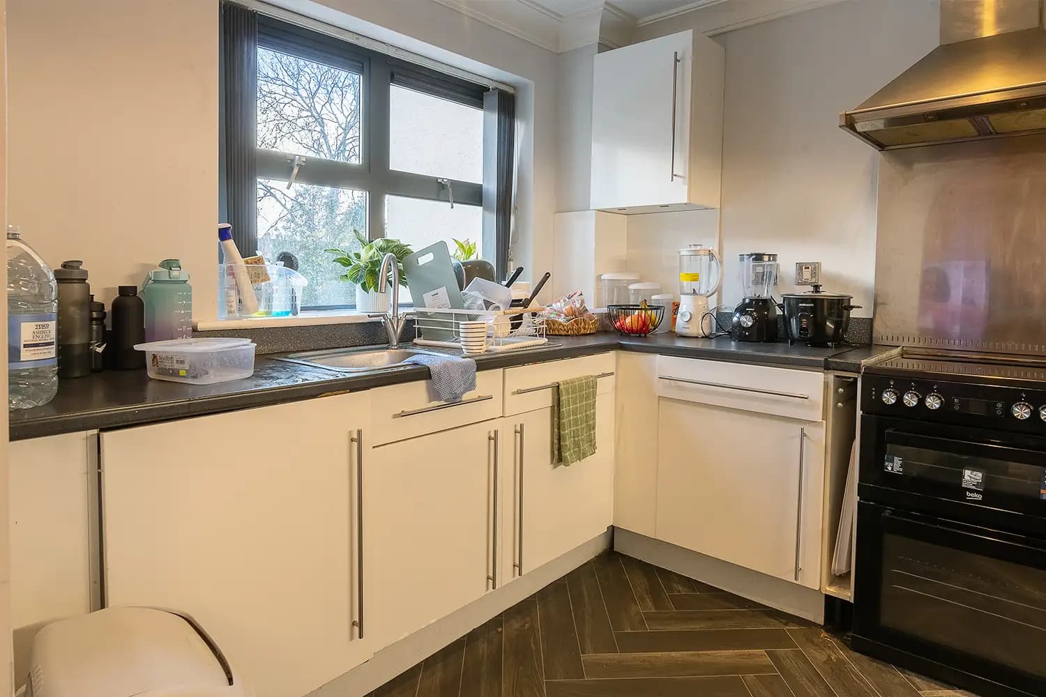 property photo 8 of 28