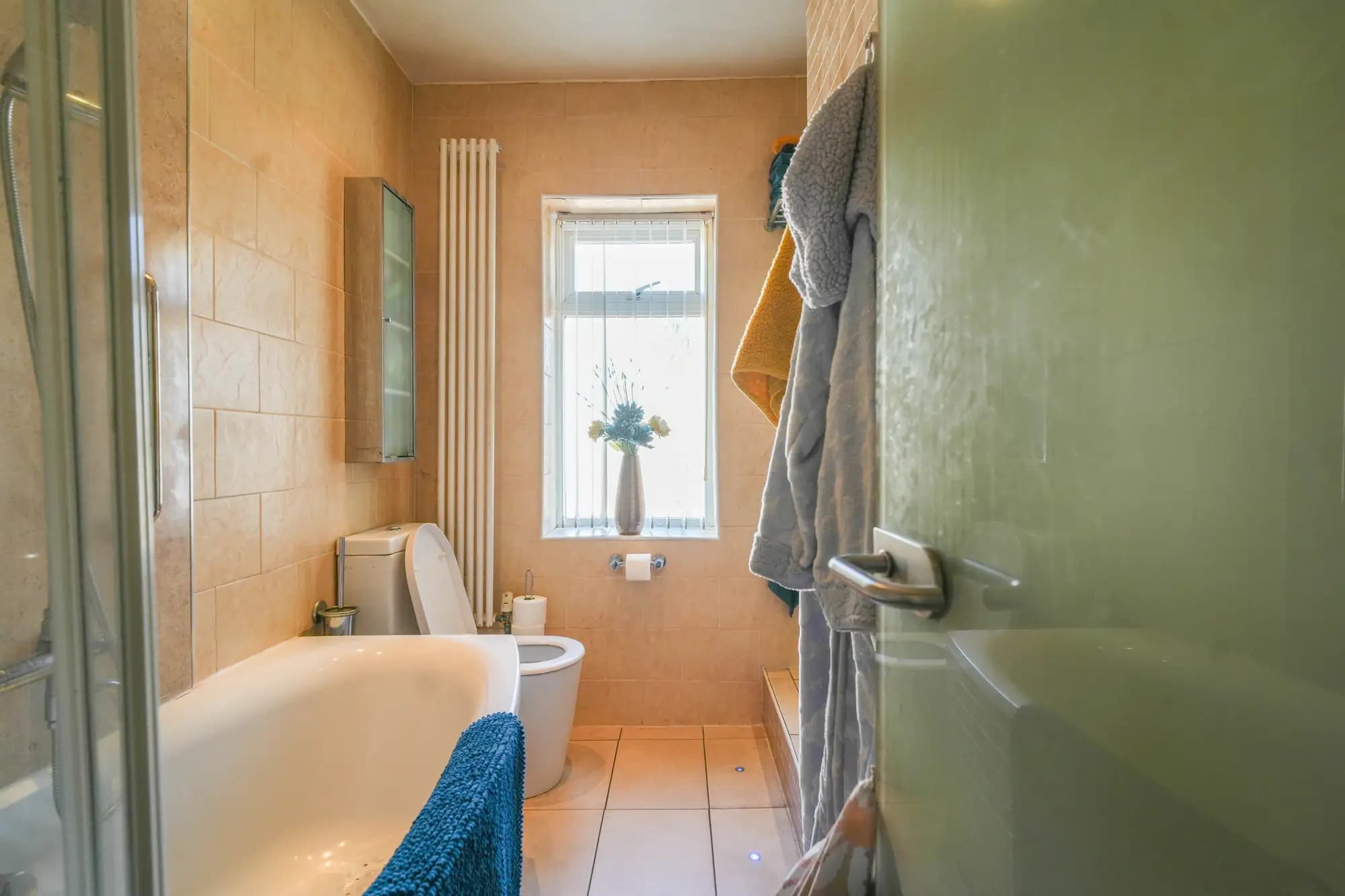 property photo 8 of 17