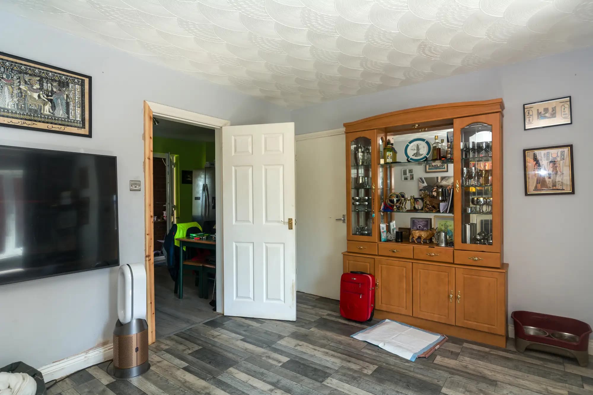 property photo 4 of 28