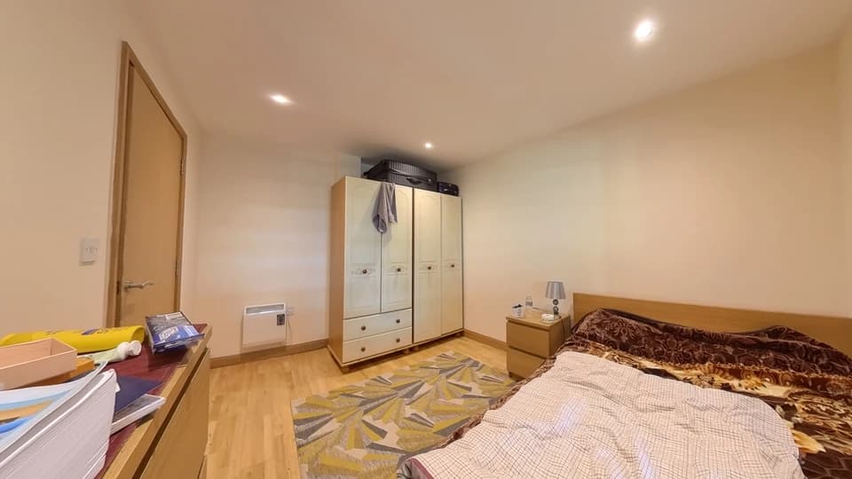 property photo 13 of 18