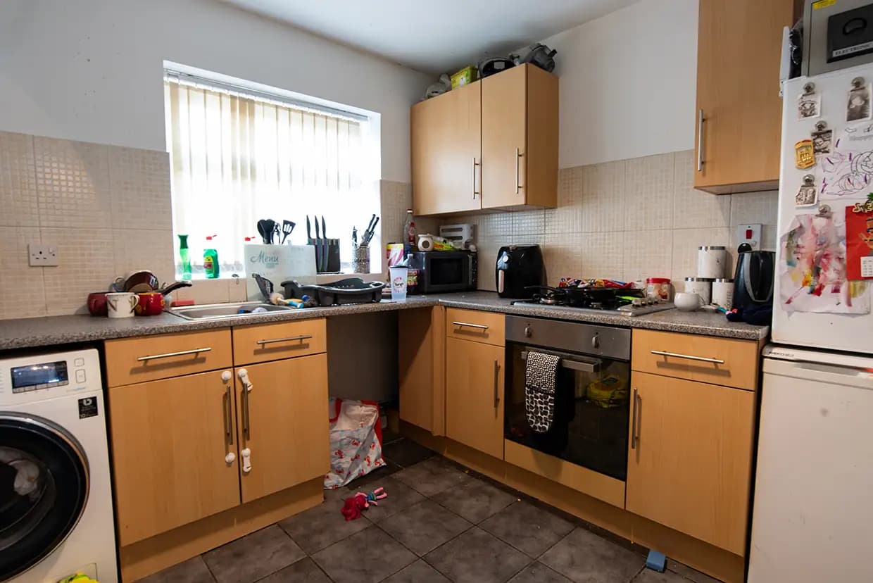property photo 5 of 19
